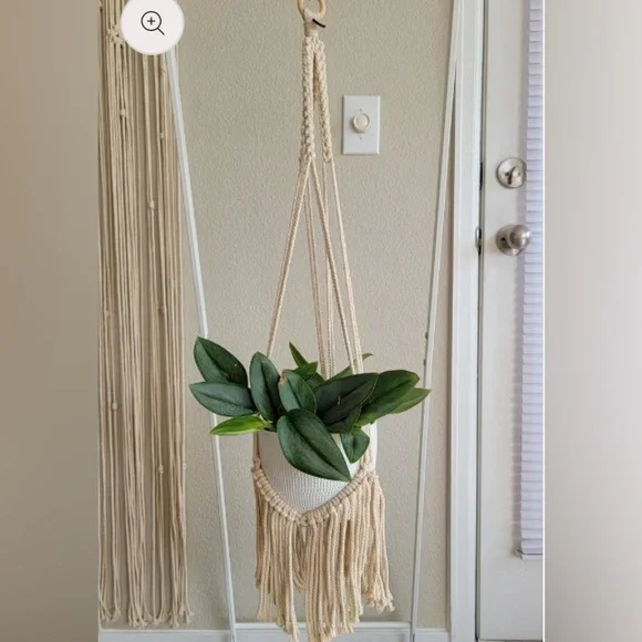Macrame plant holder - Picture 2 of 5